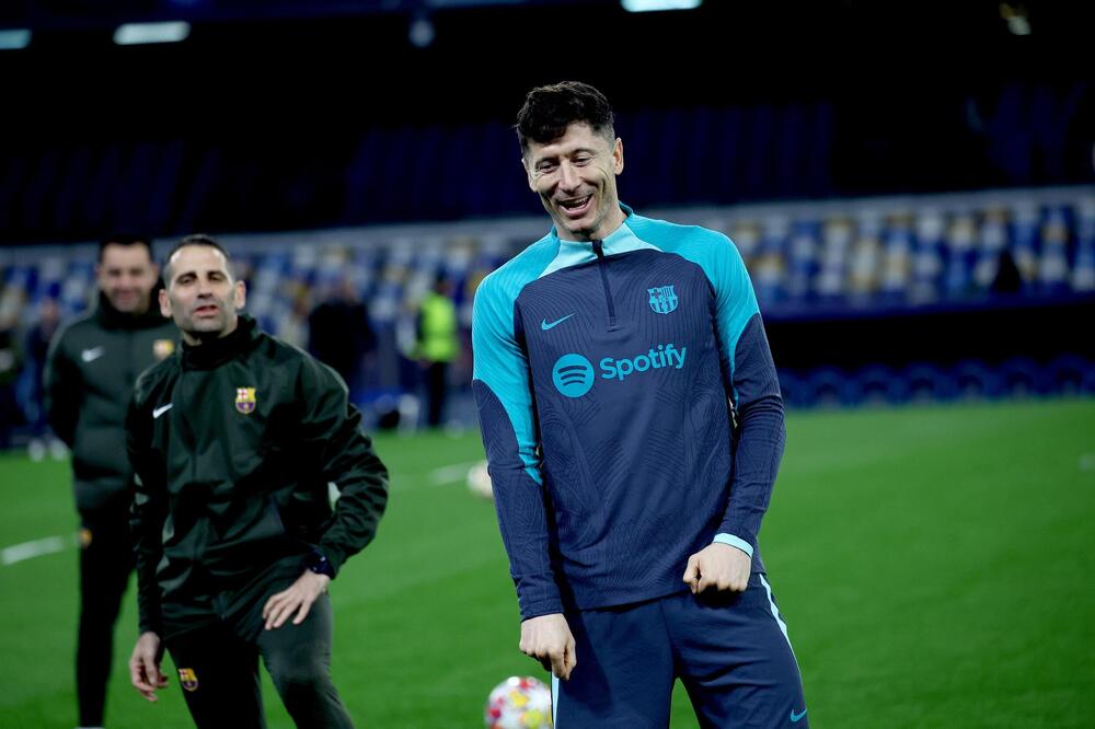 ĆAVI BEZ DLAKE NA JEZIKU PORUČIO LEVANDOVSKOM: ''Kada sam izjavio da odlazim, Robert je...''