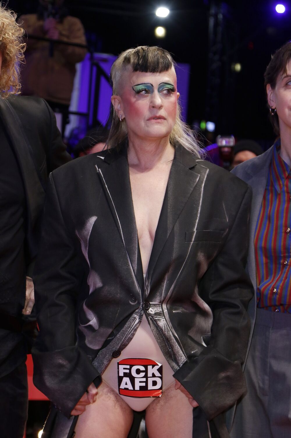 Nije imala nikakav problem da pokaže da nije izdepilirala 'bikini zonu'.