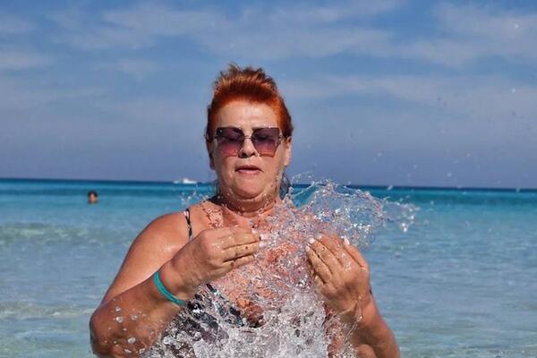 PO PRVI PUT U ŽIVOTU ĆETE VIDETI GOLIŠAVU ĆANU: Stanojka se SKINULA i pokazala ČIME RASPOLAŽE, JAKI ATRIBUTI PUCAJU