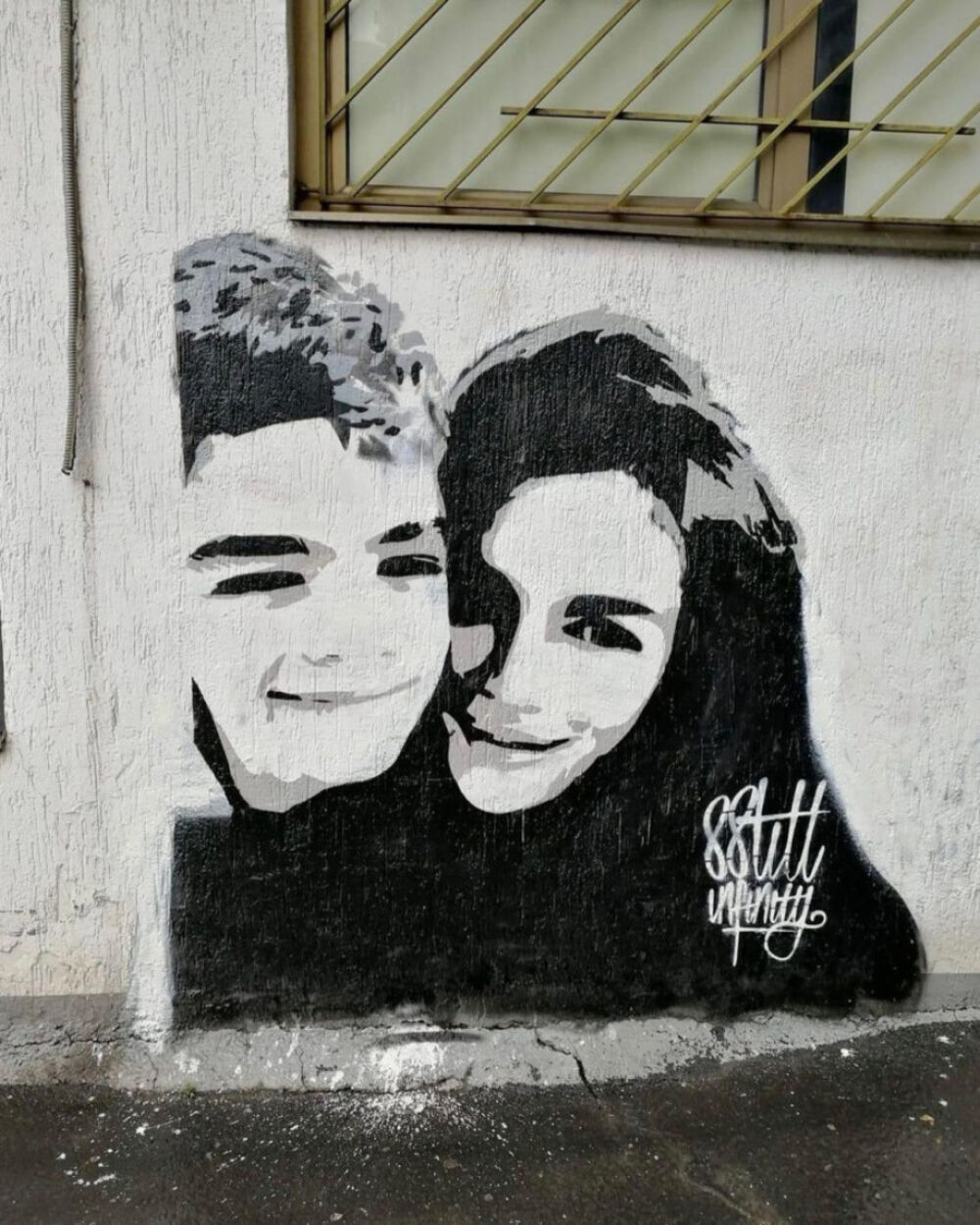 Severinin sin jako podseća na pevačicinog pokojnog oca