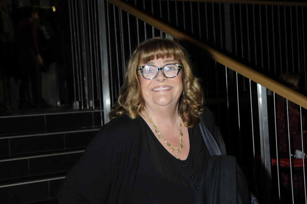 DA LI JE MOGUĆE DA JE VESNA ČIPČIĆ BILA OVOLIKO LEPA? Fotka stara 44 godine, pred ovom LEPOTOM ostaje se bez teksta