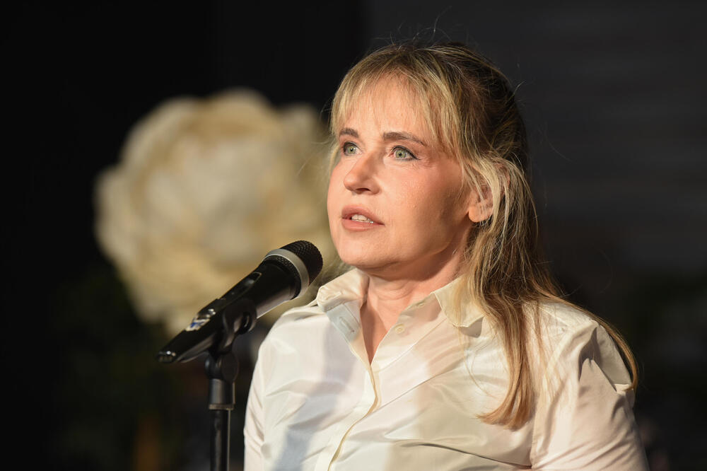 STAN ANICE DOBRE NA DORĆOLU MNOGIMA JE PUSTI SAN: Glumica UŽIVA u udobnosti svoga doma, svaki detalj PAŽLJIVO BIRAN