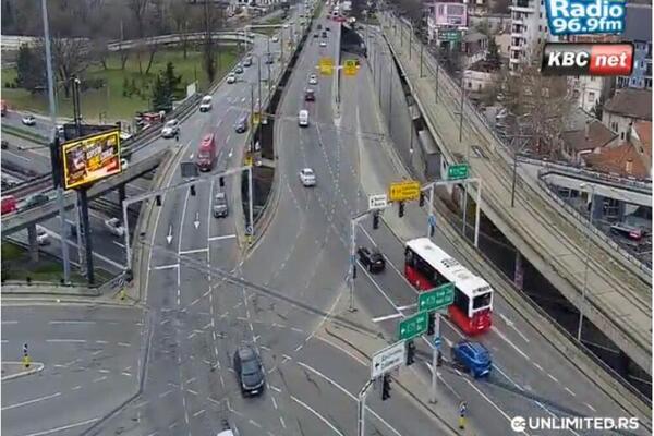 LJUDI, ŠTA JE OVO U BEOGRADU? Ovakvu sliku NISTE odavno videli, kao da NIJE PETAK (FOTO)