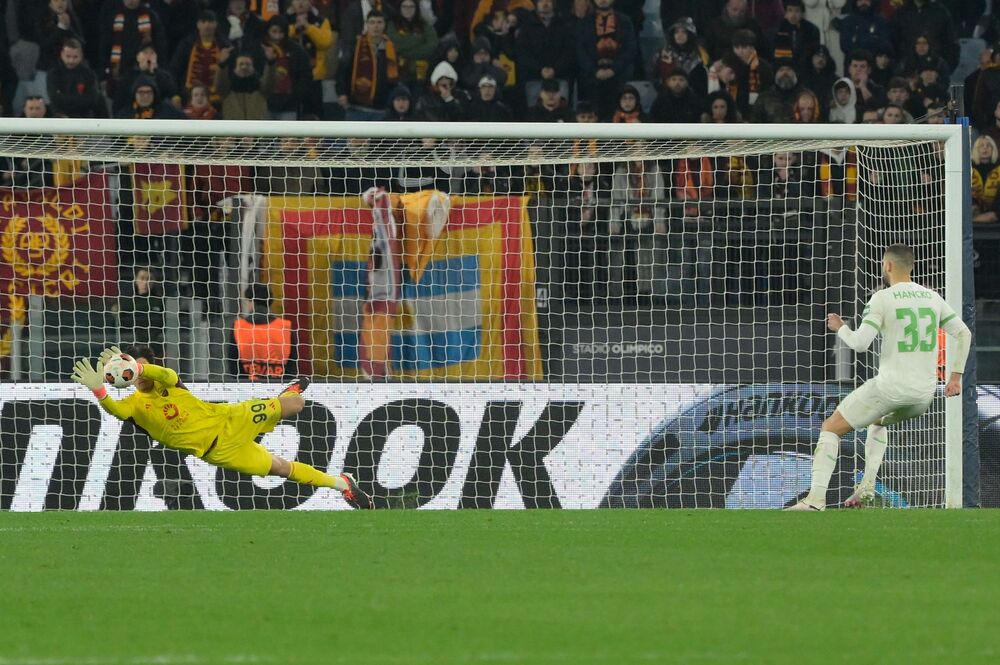 Svilar brani penal protiv Fejenorda