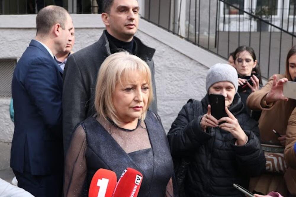 "I RODITELJI ĐAKA BI MOGLI DA ODGOVARAJU ZBOG NOŽA U ŠKOLI": Oglasila se Đukić Dejanović o INCIDENTU u Ribnikaru
