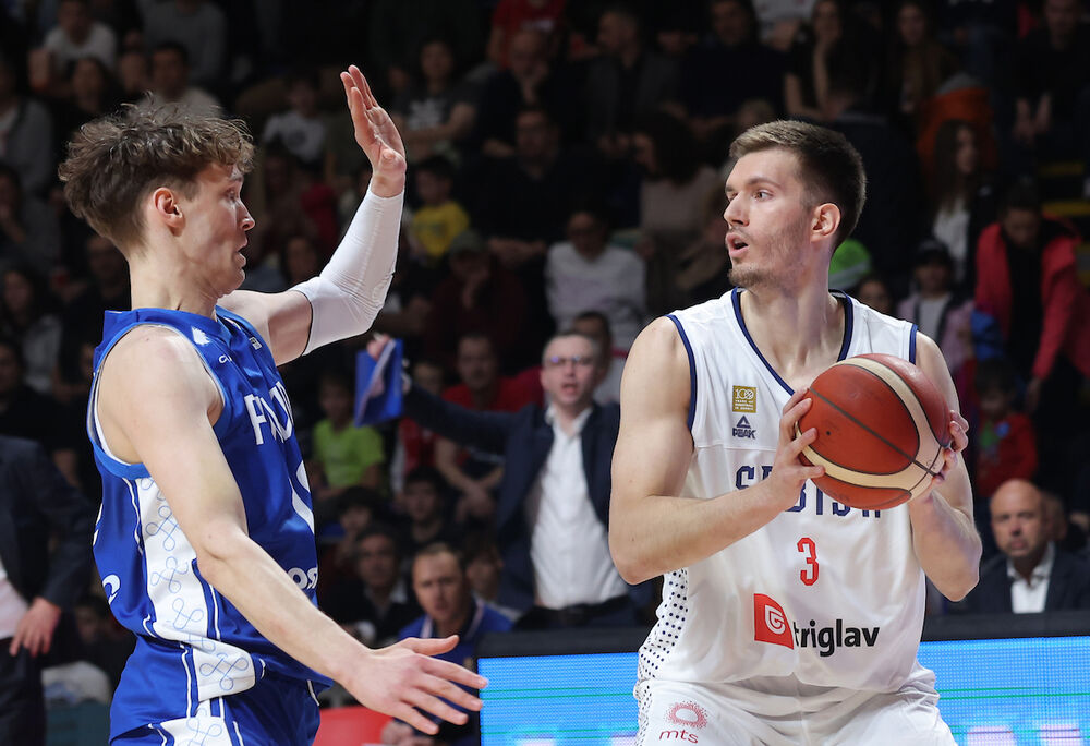 Filip Petrušev na utakmici Srbije i Finske