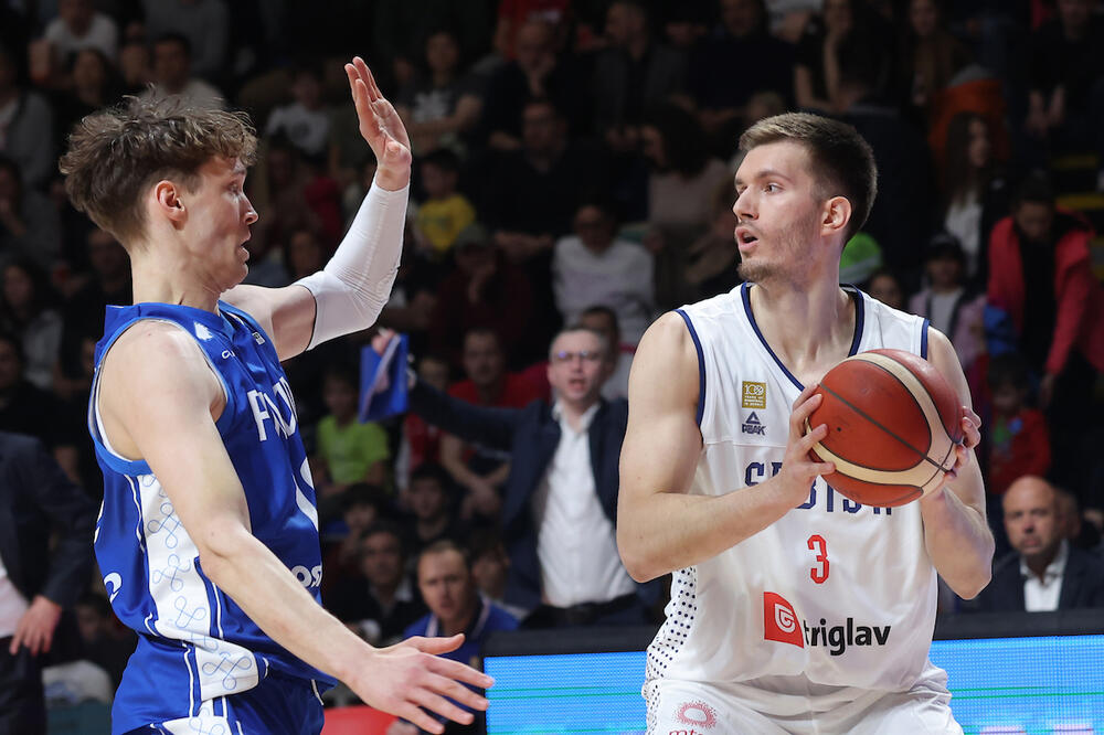 "NAJBITNIJE DA SMO POBEDILI, NEBITNO KOLIKO RAZLIKE!" Petrušev jasan posle trijumfa nad Finskom (FOTO)