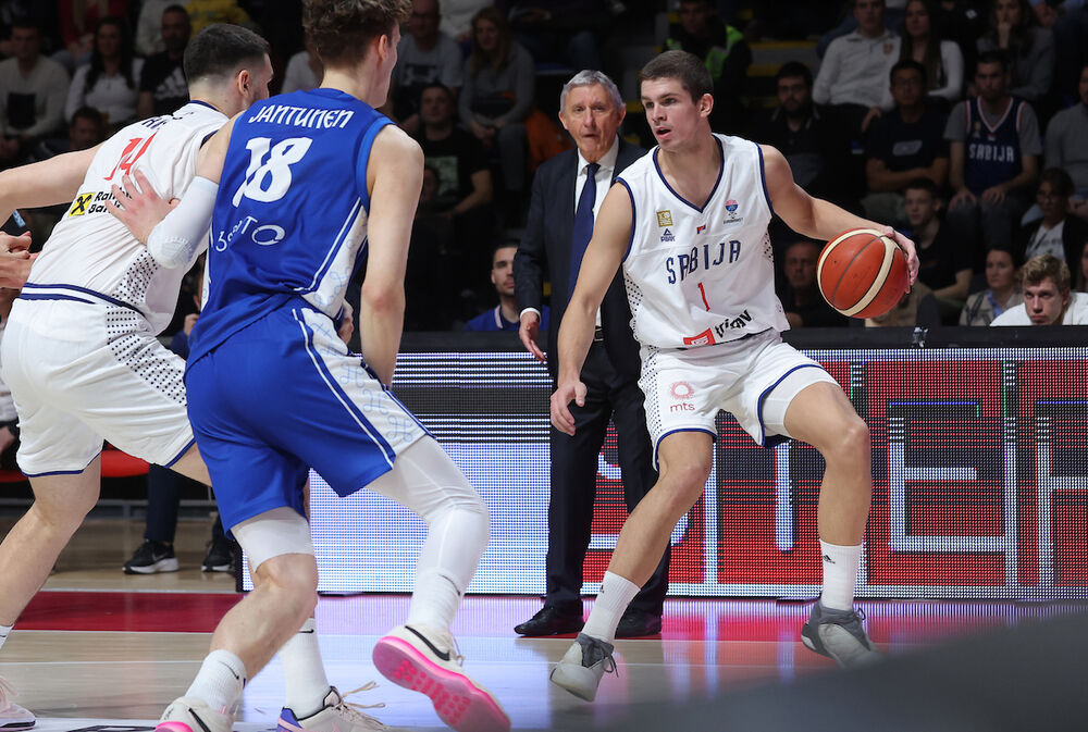 Nikola Đurišić na utakmici Srbije i Finske