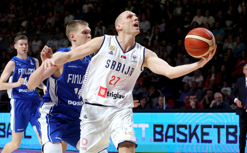 Dejan Davidovac na utakmici Srbije i Finske