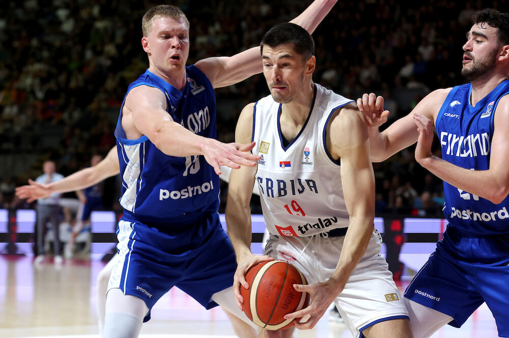 Kapiten Luka Mitrović na utakmici Srbije i Finske