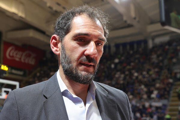 "IMATE ODLIČAN TIM I ŠANSE NA OI!" Legendarni Garbahosa u Beogradu na meču Srbije pričao o mnogim temama (FOTO)