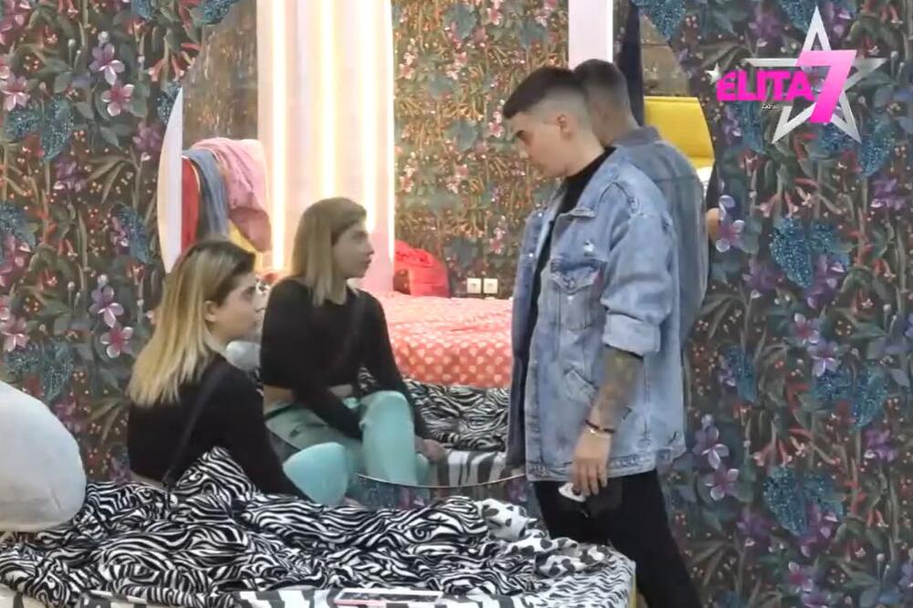 DRAMA ANĐELE ŠPARAVALO SE NASTAVLJA: Nakon što je ostala BEZ PORODICE i Bojana OKRENULA LEĐA, plakala na sav GLAS