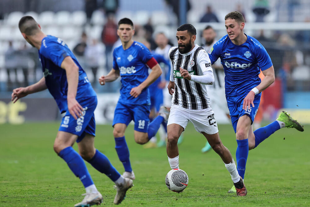 LJUBIMAC GROBARA NAMERNO OČISTIO KARTONE PRED DERBI? Partizan oslabljen u narednoj utakmici (FOTO)