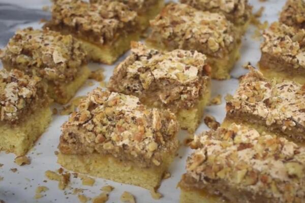 LAGANI KOLAČ OD KUKURUZNIH PAHULJICA KOJI MOŽETE JESTI I KAD STE N A DIJETI: Zdravo slatko uživanje koje svi vole