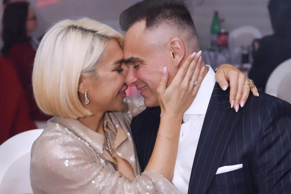 PRIVATNA FOTKA JOVANE JEREMIĆ I NJENOG DEČKA UGLEDALA SVETLOST DANA: Biznismen je STRASNO ljubi, ona se PREPUSTILA