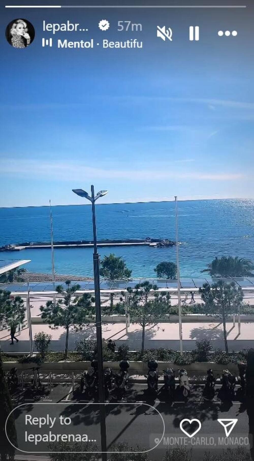 Lepa Brena spakovala je kofere i otputovala je u Monako