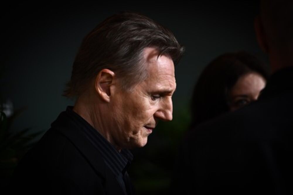 Nekoliko godina nakon što je igrao čoveka slomljenog zbog smrti supruge, Nisonu se dogodilo isto i u privatnom život