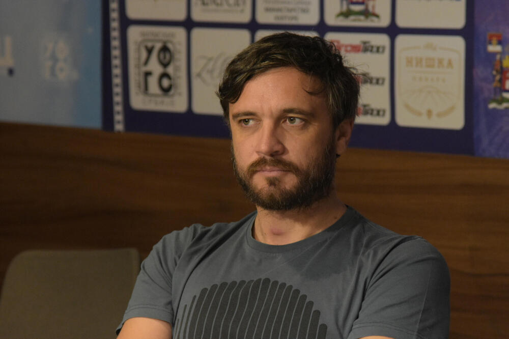 ROĐEN JE U SAMOSTANU, A TOKOM RATA JE IZGUBIO DOM: Teška života priča našeg glumca malo koga OSTAVLJA RAVNODUŠNIM