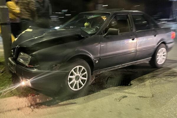 DVE OSOBE POVREĐENE U TEŠKOM UDESU U ČAČKU: Automobil udario u stub ulične rasvete (FOTO)