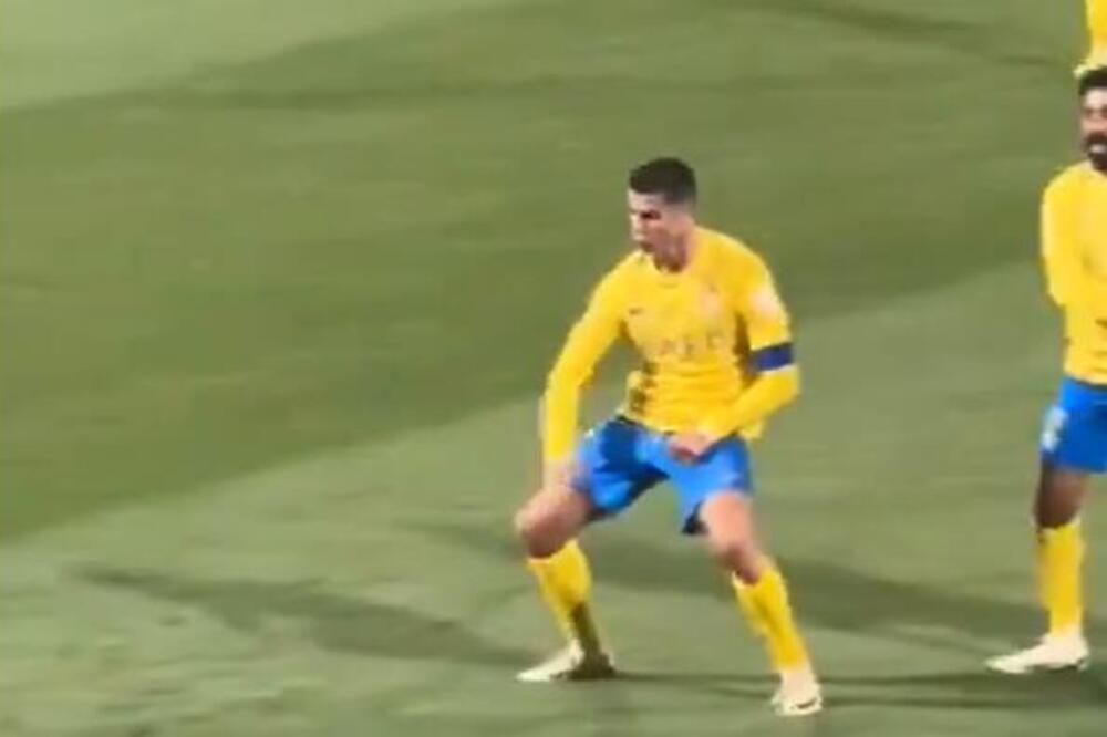 SRAMNO PONAŠANJE RONALDA NA MEČU: Navijači skandirali ''Mesi, Mesi'', a njegova REAKCIJA je mnoge ŠOKIRALA!