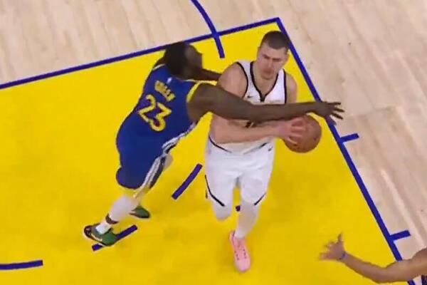 GRIN GA NAMERNO UDARIO PO LICU, A JOKIĆ GA VRATIO NA MESTO: Tako se to radi, Nikola! VIDEO