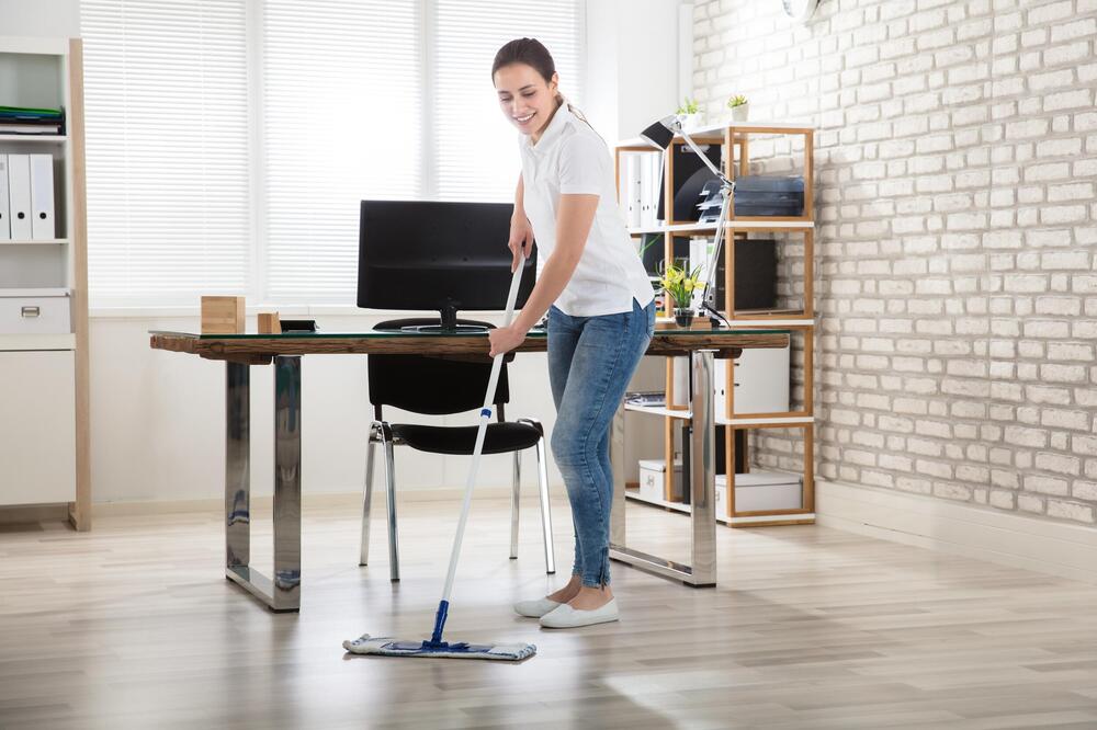 Beograđanka tražila da joj se opere terasa, pa kad je čula cenu, šokirala se! Cifte su vrtoglave i to sve zbog...