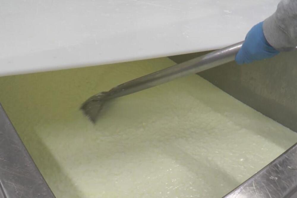 Nezakonito produžavali rok, hteli da tope sir! Inspekcija upala u ovu mlekaru u Srbiji! Ovo je OTKRIVENO