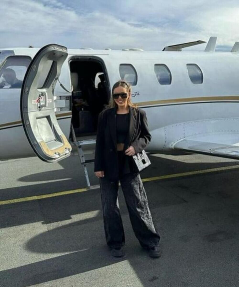 Evo ko joj pravi društvo