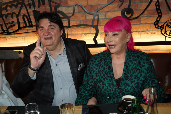 Veliki dan za Zoricu i Kemiša: Oglasila se njihova ćerka, roditeljima je uputila dirljive reči