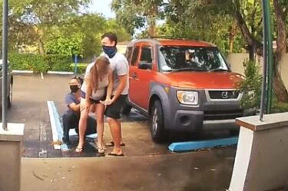 ŽENI IZLETELA BEBA IZ UTROBE KROZ ŠORC NASRED PARKINGA: Snimljena ŠOKANTNA scena, ljudi ostali ZGROŽENI (VIDEO)