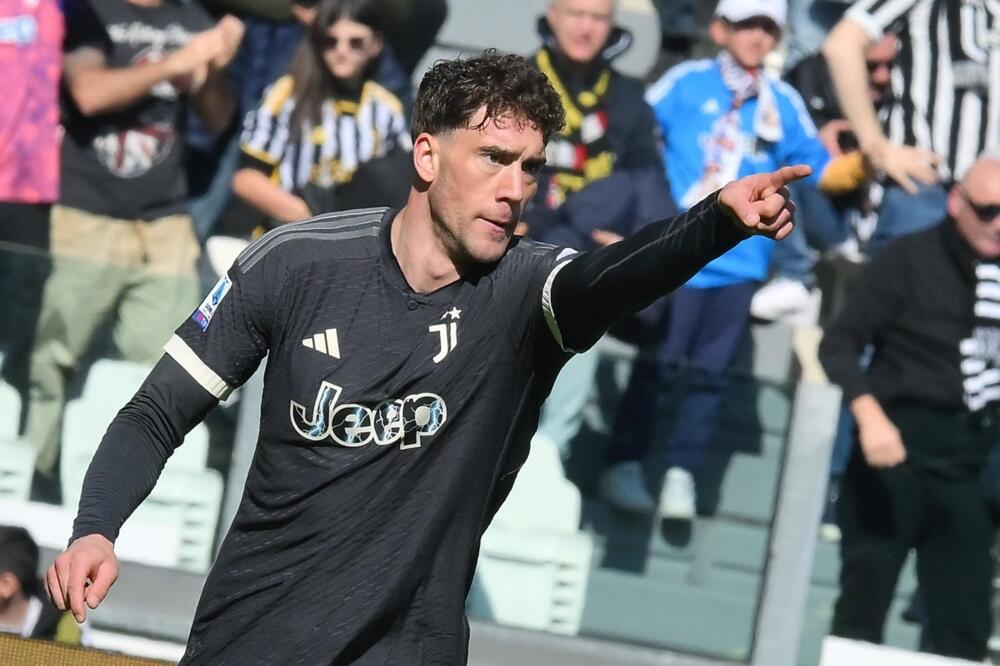 "TOP 10 U EVROPI, IMAO BI VIŠE GOLOVA OD LAUTARA U INTERU!" Bivši napadač Partizana garantuje za Vlahovića (FOTO)