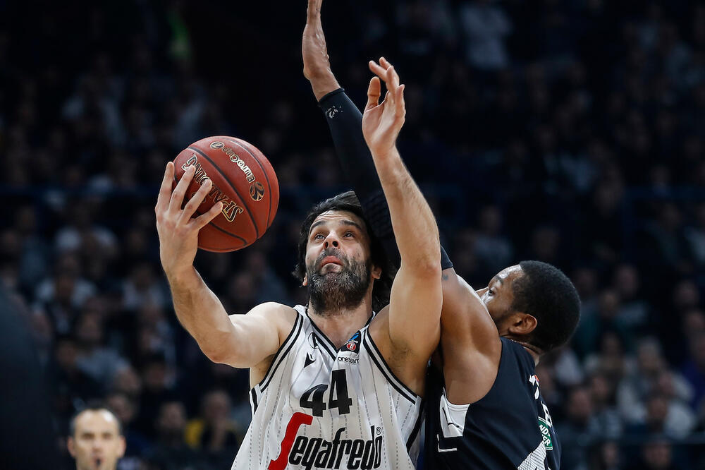 GROM IZ VEDRA NEBA! Potpisao!