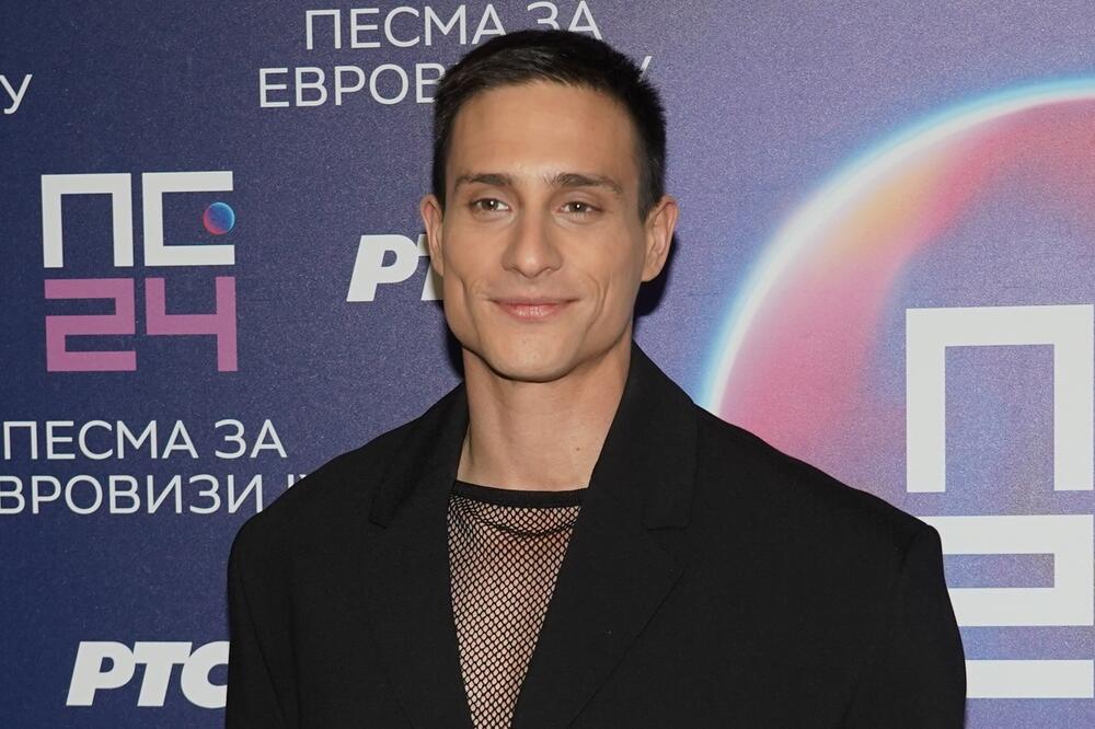 OVE GODINE SE OBELEŽAVA VELIKI JUBILEJ, SLAVEN DOŠLO OTKRIO O ČEMU SE RADI: Ovaj pevač OTVORIO večerašnji program