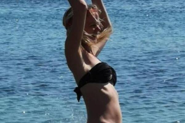 ZBOG OVOG JE MAJA MANDŽUKA PRESTALA DA STARI PRE DVE DECENIJE: Nije bila na DIJETI i jede SVE ŽIVO, izneverovaćete