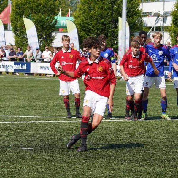 Velika nada našeg fudbala napustila Mančester junajted i potpisala za jednog od najvećih rivala (Foto)