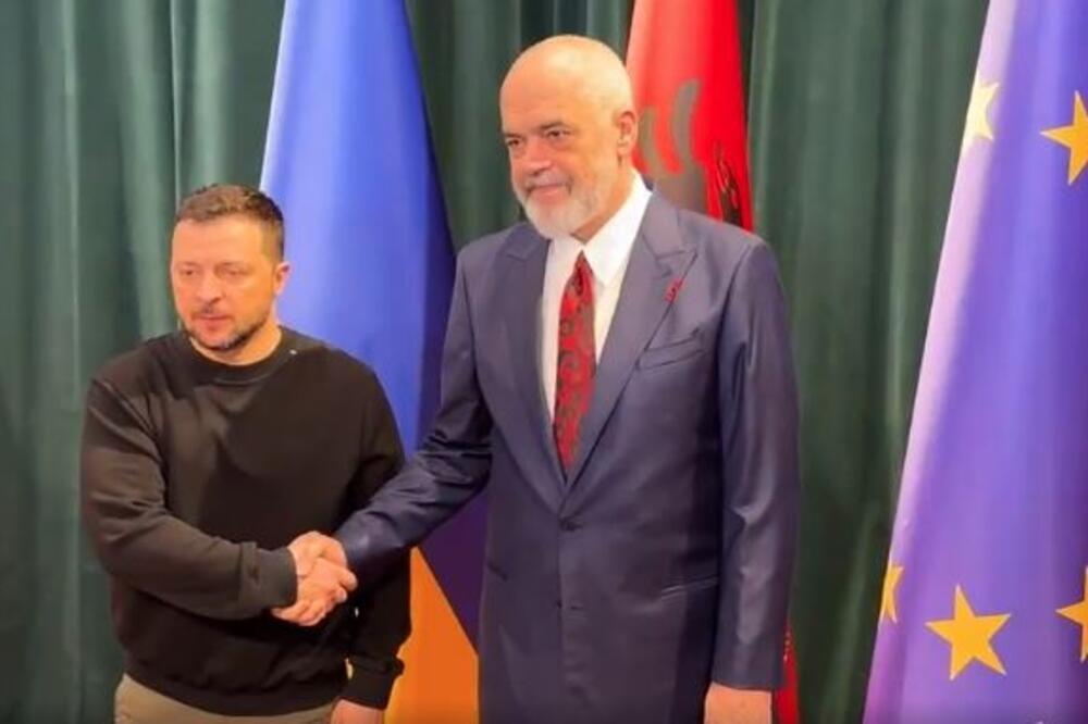 ZELENSKI ODLIKOVAO EDIJA RAMU: Potpisali sporazum o saradnji, a onda je usledilo međusobno poklanjanje (VIDEO)