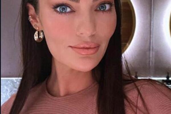 SVI JE ZNATE KAO LEPOTICU SA INSTAGRAMA A POSLE 39 GODINA SAZNALA DA PATI OD OZBILJNOG POREMEĆAJA: Ovo malo ko IMA