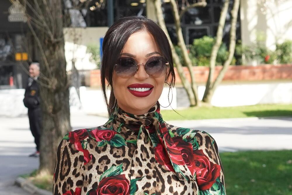 RAŽNATOVIĆI SLAVE 1. ROĐENDAN KRSTANU: Ovakvu DEKORACIJU videli ste samo na filmu, a evo KO NEĆE BITI na proslavi