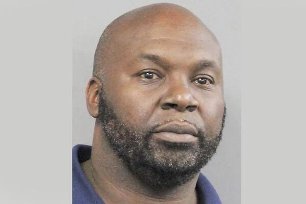 OSUMNJIČENI UBICA NA FILMSKI NAČIN POBEGAO IZ PRITVORA, PA PONOVO DOLIJAO: Gledajte samo gde se KRIO