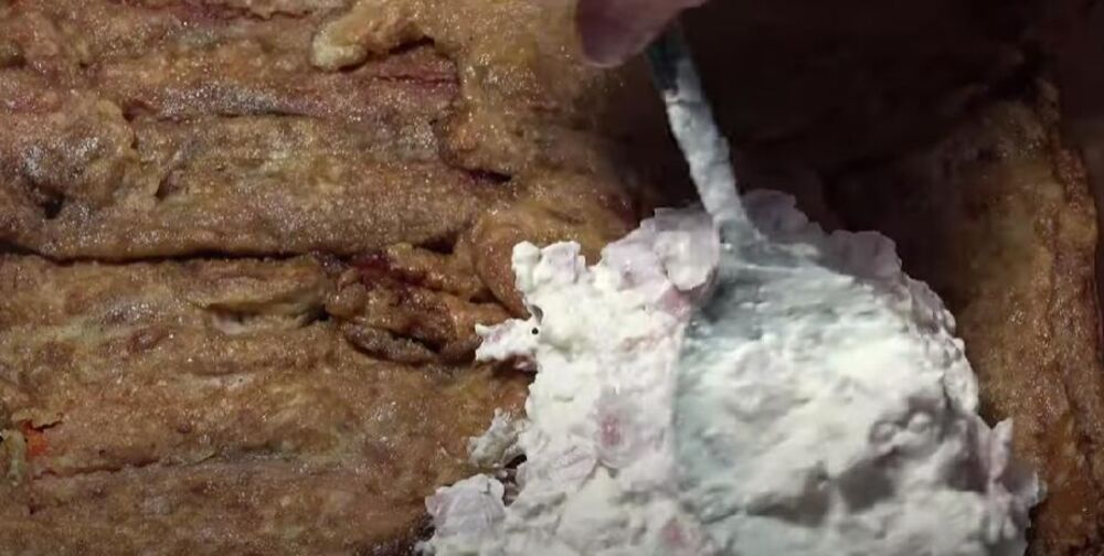 Filovanje slane torte sa pohovanim paprikama