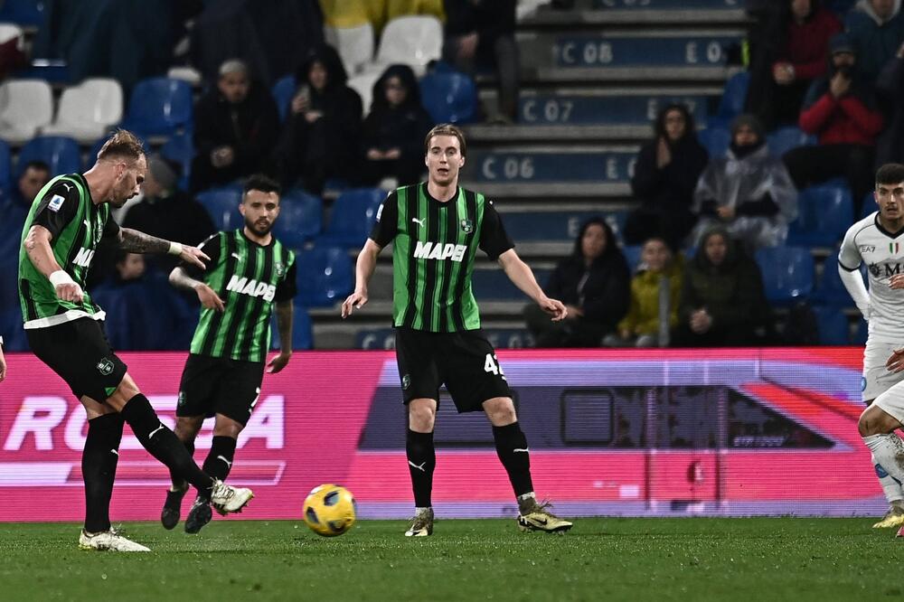 STRAŠAN GOL RAČIĆA, ALI UZALUD: Strahovita BOMBA Srbina, samo je NALJUTILA šampiona Italije! (VIDEO)