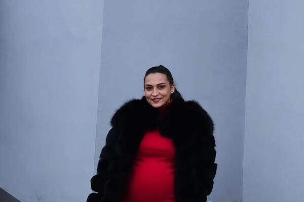 TRUDNA ĆERKA DŽEJA RAMADANOVSKOG RASPLAKALA SVE JEDNOM OBJAVOM: Slomićete se na KOMADE, baš je EMOTIVNO