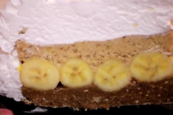 POSNA PLAZMA TORTA SA ORASIMA I BANANAMA: Najkremastija poslastica za Uskršnji post - osvežava na prvi zalogaj