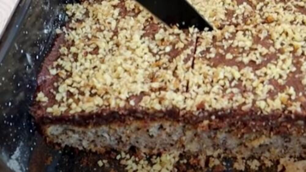 Kolač sa medom, čokoladom i orasima