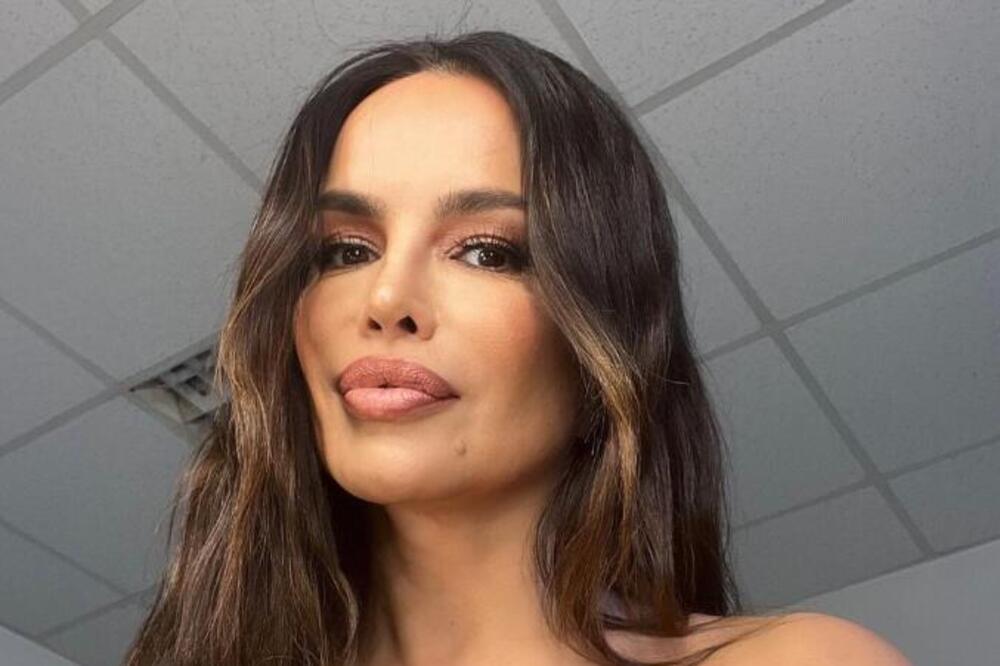 OD OVOG MARKANTNOG DASE SE SEVERINA NE ODVAJA! PEVAČICA MENJA SVE, SAMO NJEGA NE: Blista u njegovom PRISUSTVU