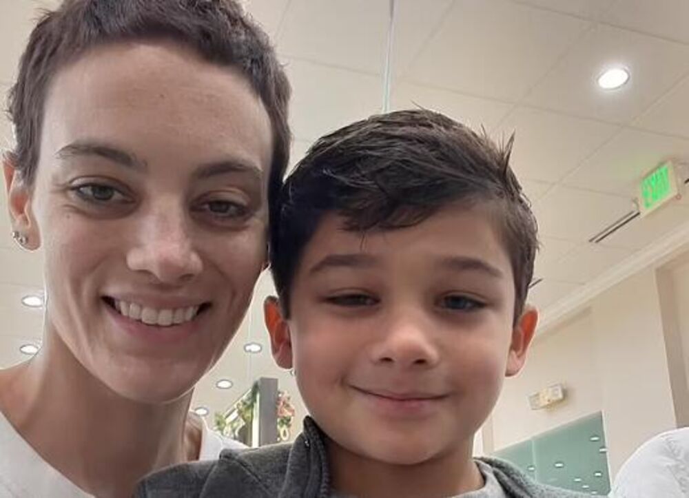  Ket je postala viralna na Tik Toku zbog pesme za njenog sina