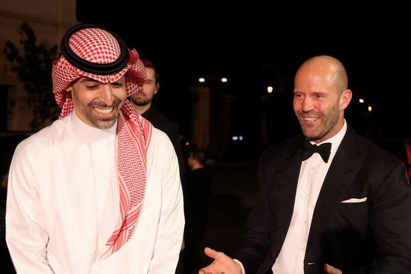 16 GODINA MLAĐI MILIJERDER IZ SAUDIJSKE ARABIJE JE NJEN NOVI DEČKO: Srbi je OBOŽAVAJU, a kad sada će se FRAPIRATI