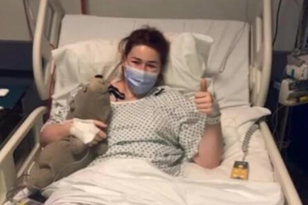 SARI SU ZBOG OVOG SIMPTOMA KONSTATOVALI TUMOR VELIČINE DEČJE GLAVE: Izvadili joj sve ORGANE, evo šta je USLEDILO