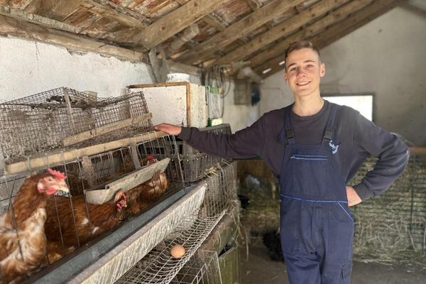 IMA SAMO 16 GODINA, A VEĆ JE PRAVI DOMAĆIN: Najmlađi farmer u Srbiji vreme ne provodi kao njegovi vršnjaci (FOTO)
