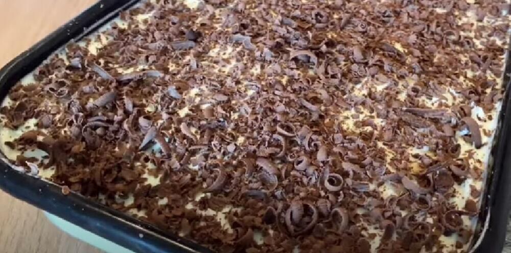 Torta sa piškotama u plehu